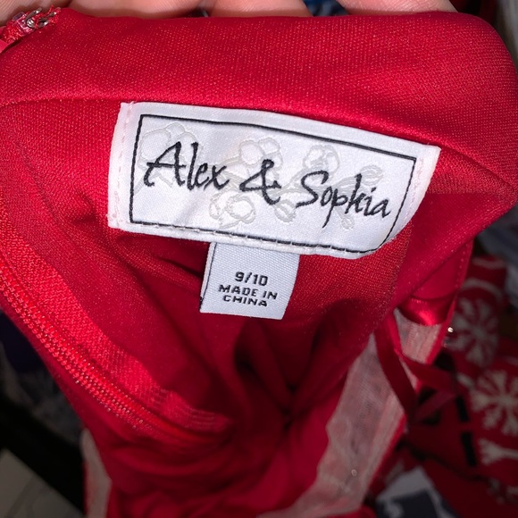 9/10 Red Alex and Sophia Prom Dress - Picture 5 of 5